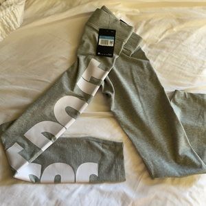 Women’s Nike Just Do It Tight Fight High Rise Leggings (Grey) Size Medium
